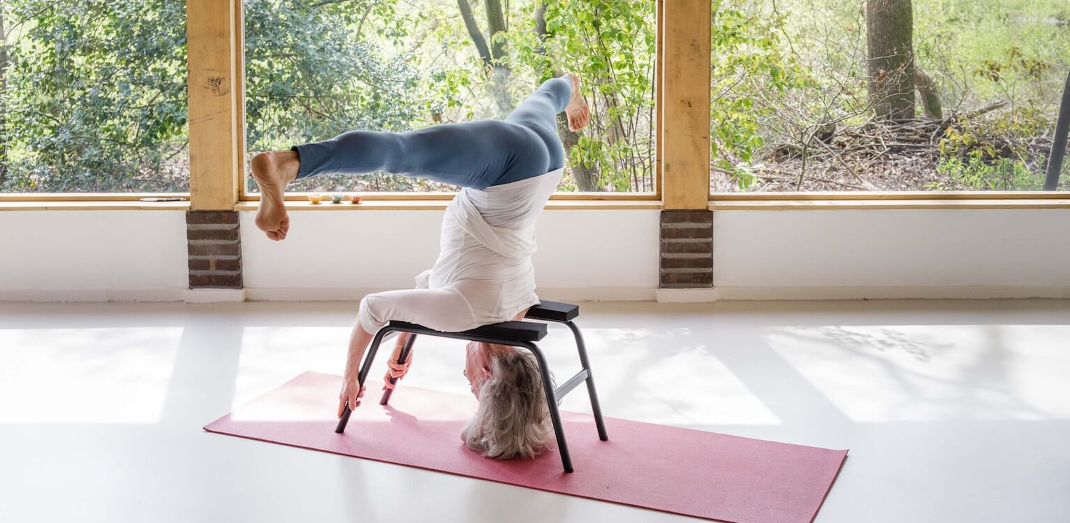 critical alignment yoga hoofdstand